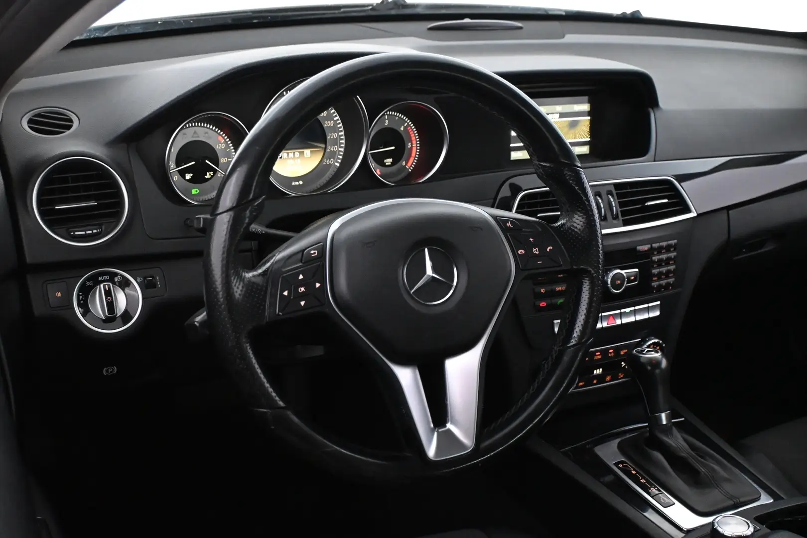 Car Image - 8ytHJv8RnUQdaM214sYfx