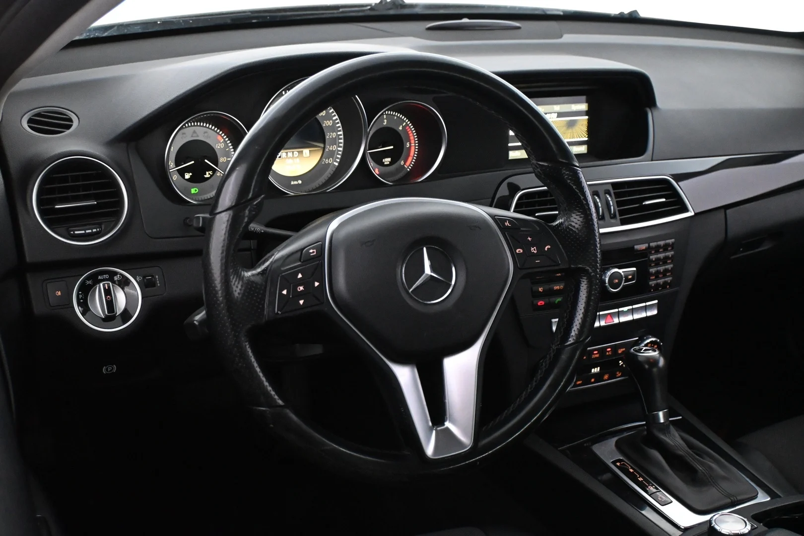 Car Image - 8ytHJv8RnUQdaM214sYfx
