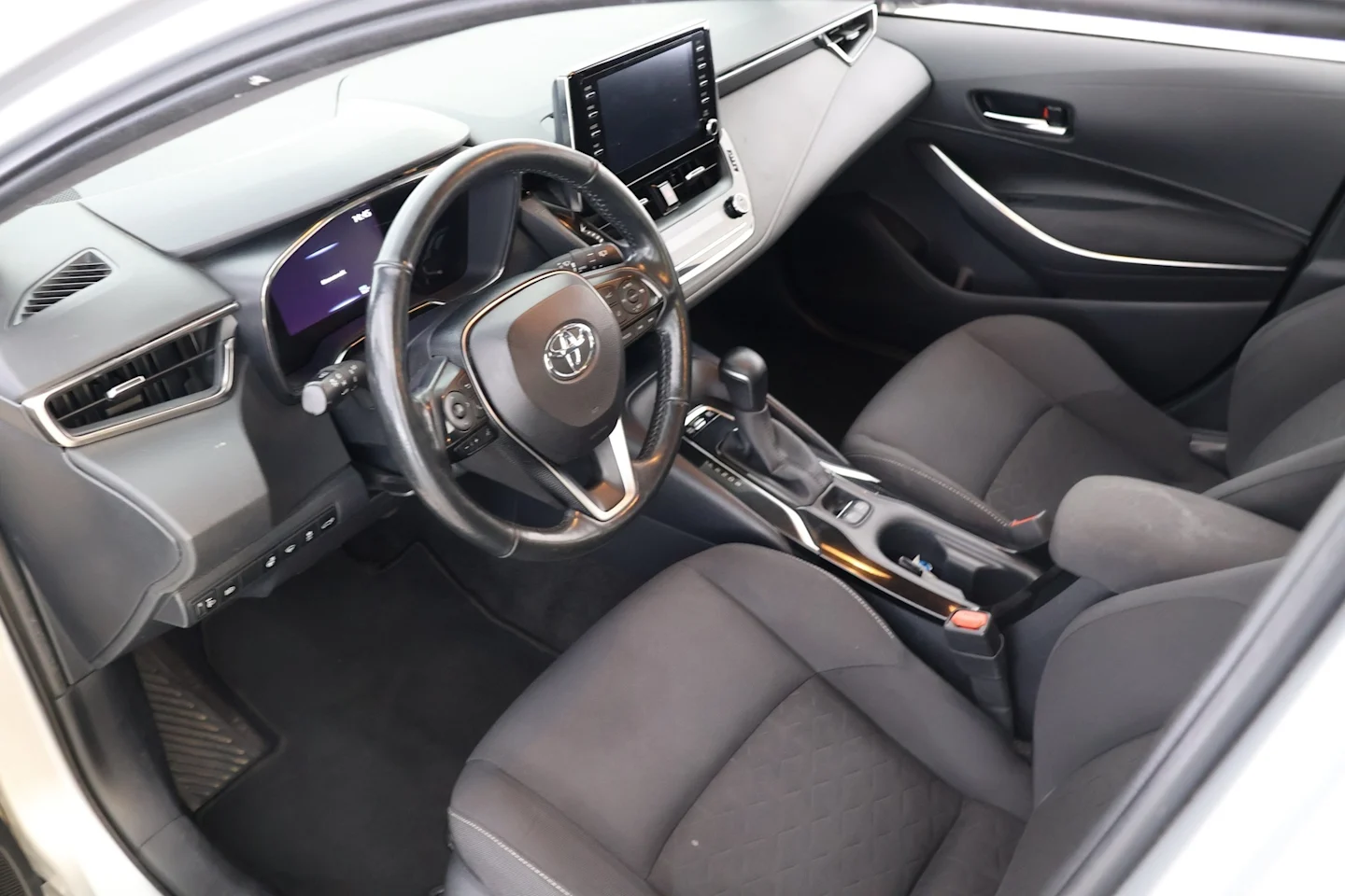 Car Image - 6gEQ7epQsVxroIIJlRrKIV