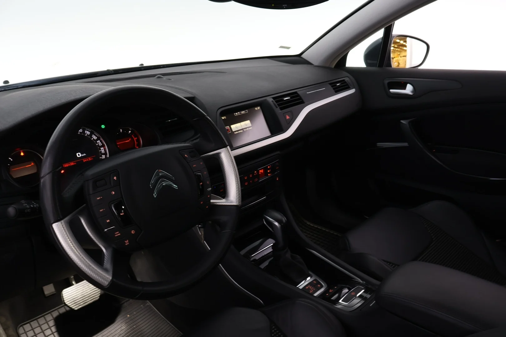 Car Image - 3o88v0xEG25spPdQjQbYpR