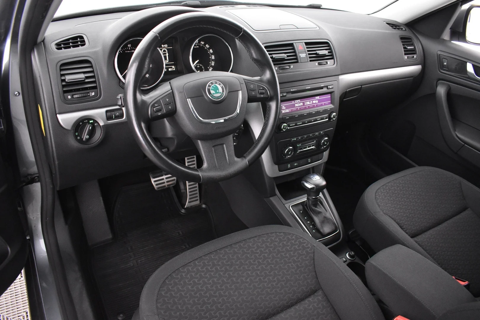 Car Image - 4R3h9hmYzpzQktl6YzLNZ7