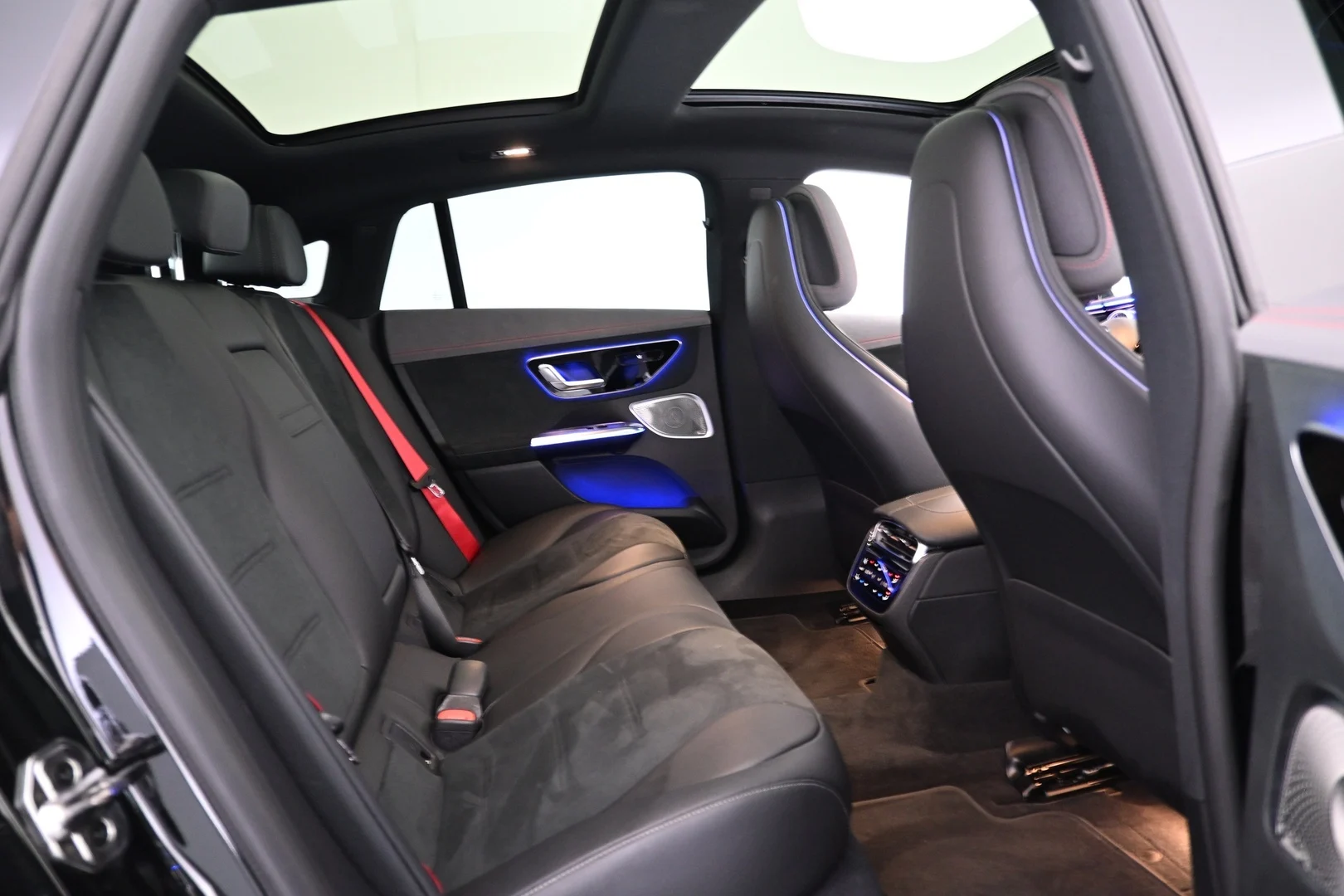 Car Image - 6styUxemrcVpNZdDHmrpHT