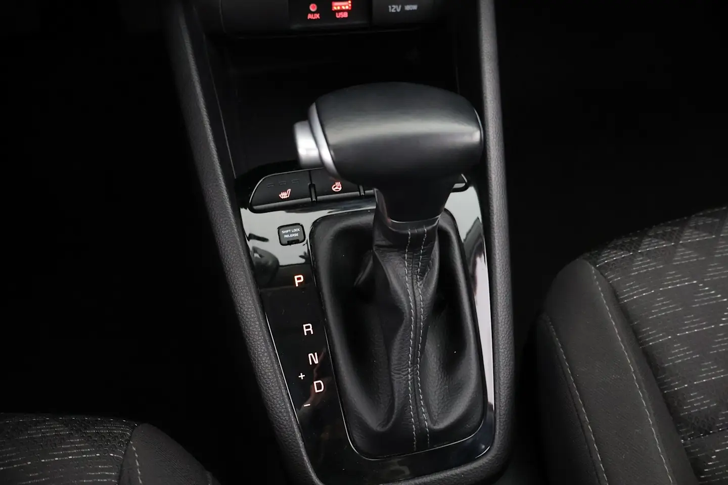 Car Image - 2CvGpHbNGiT4ZfuMV451fn