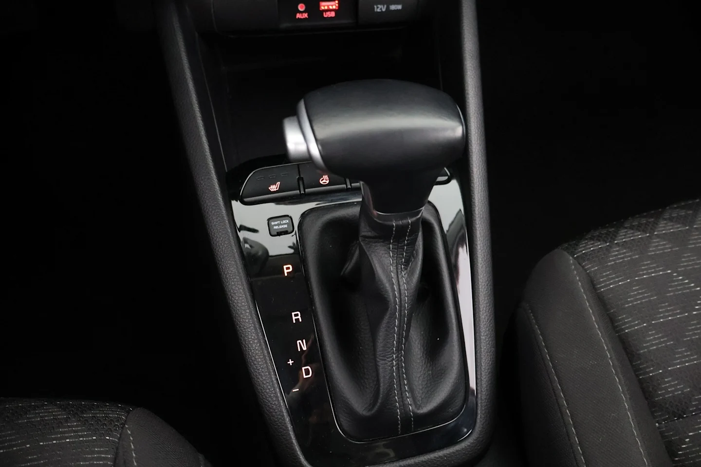 Car Image - 2CvGpHbNGiT4ZfuMV451fn