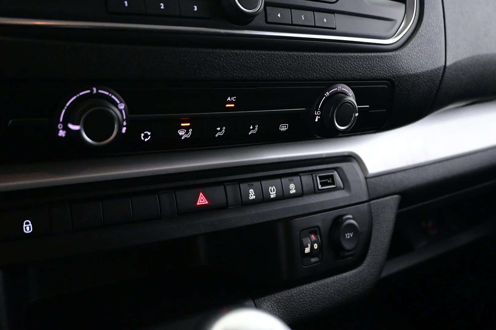 Car Image - 4HhTsxDSvtl5bA7V3bM5yS