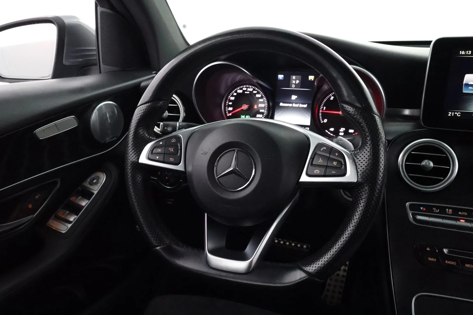 Car Image - Rnz8AImhZFKbPNFxjTtAV