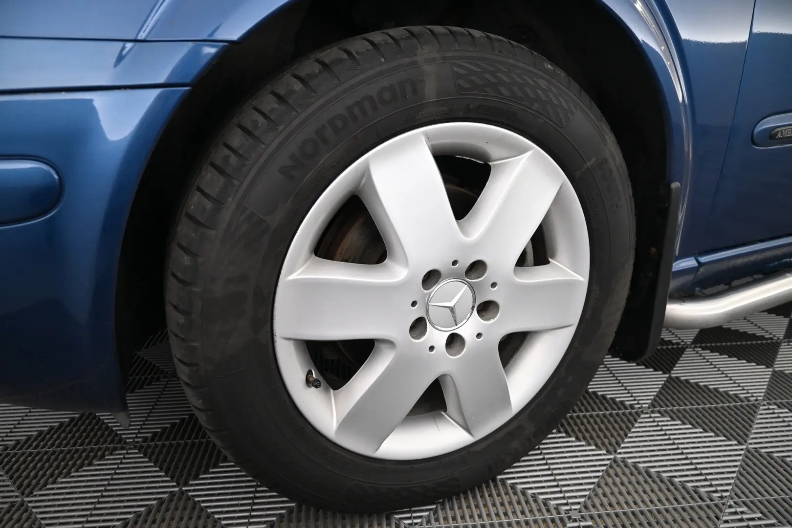Car Image - 7DhOgUiMj15NMxEpeNlcWp