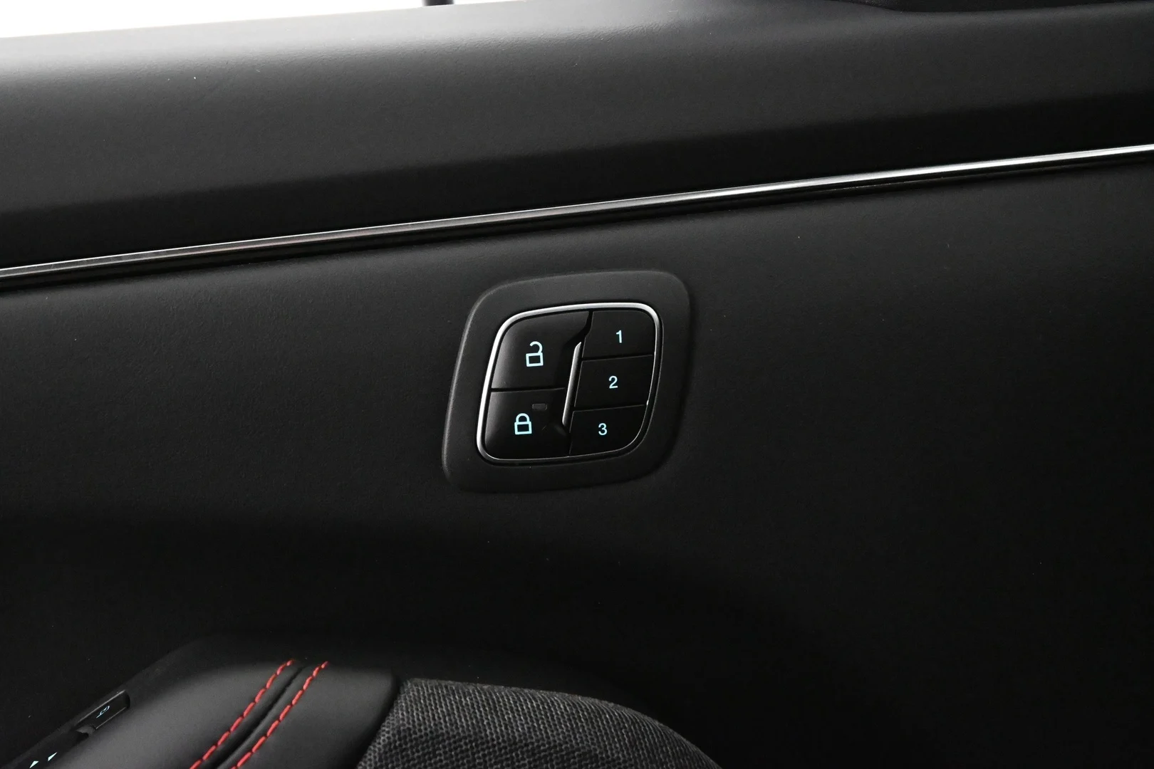 Car Image - 1NraV1Q9J7hf1UouATpsP6