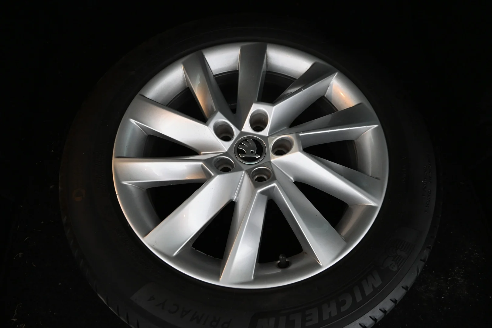 Car Image - 4pcGifHvjQoyo8zvudFfIZ