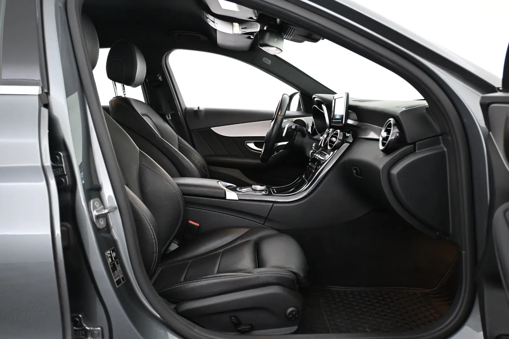 Car Image - 2hHrXcLahSCigf4yiGwEgm