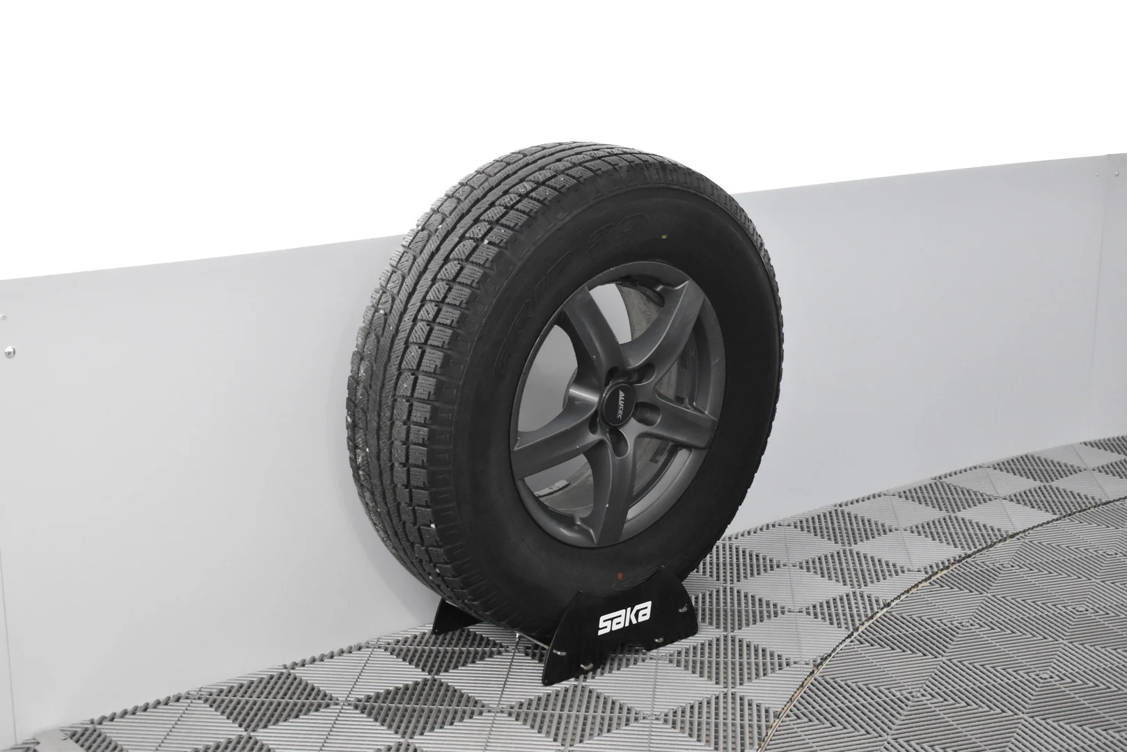 Car Image - 2AJQhQgKShh5RRzJ0l1aKI