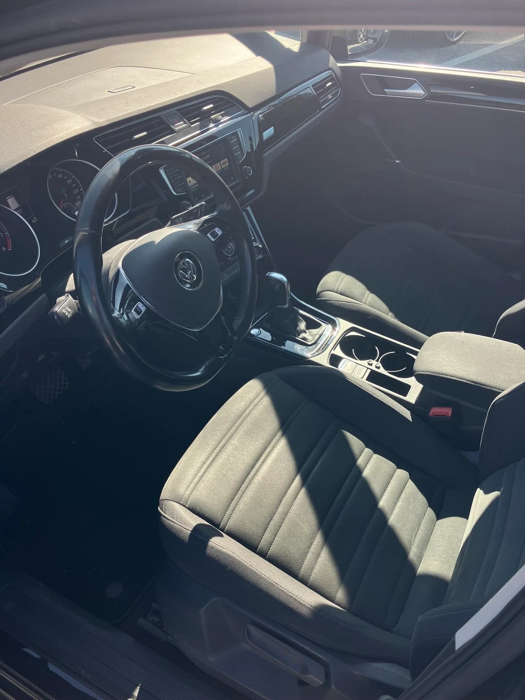 Car Image - 2YJWTf0rpwVoiyKmxI0NEu