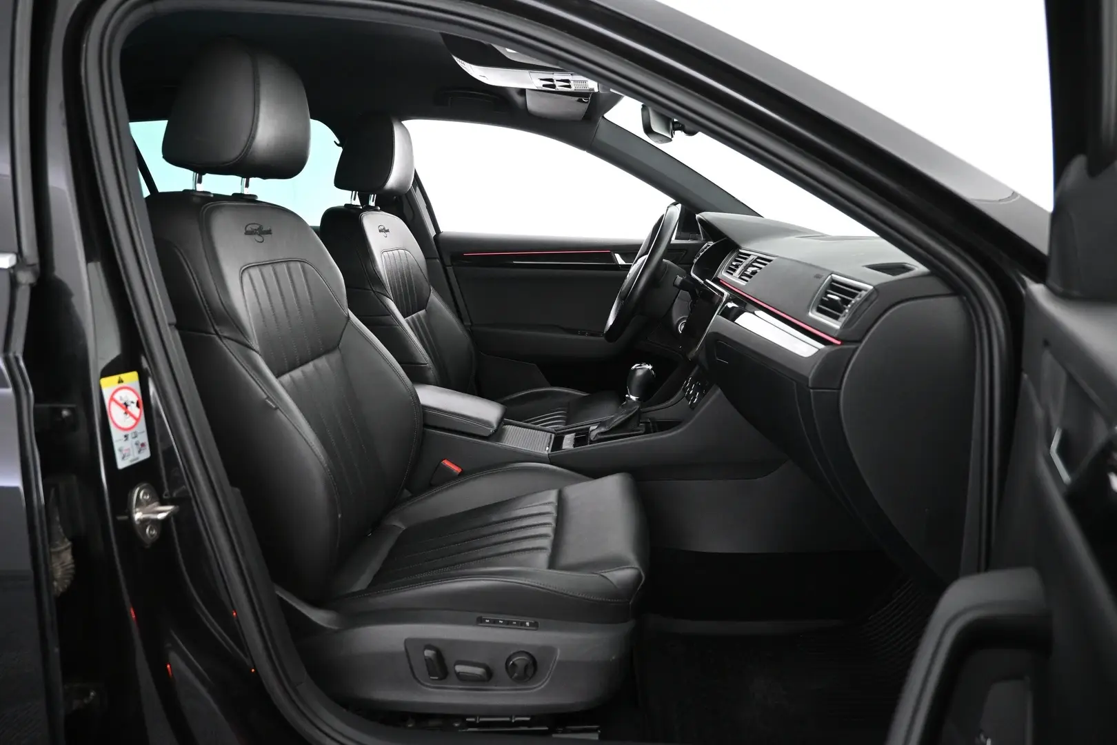 Car Image - 5yZc8kJmrYRZef4GN1EH9e