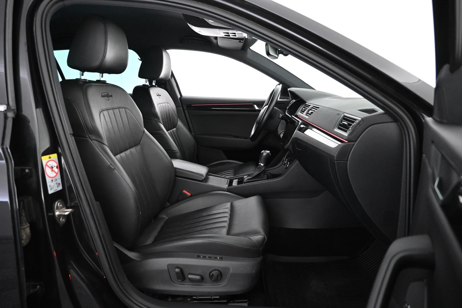 Car Image - 5yZc8kJmrYRZef4GN1EH9e