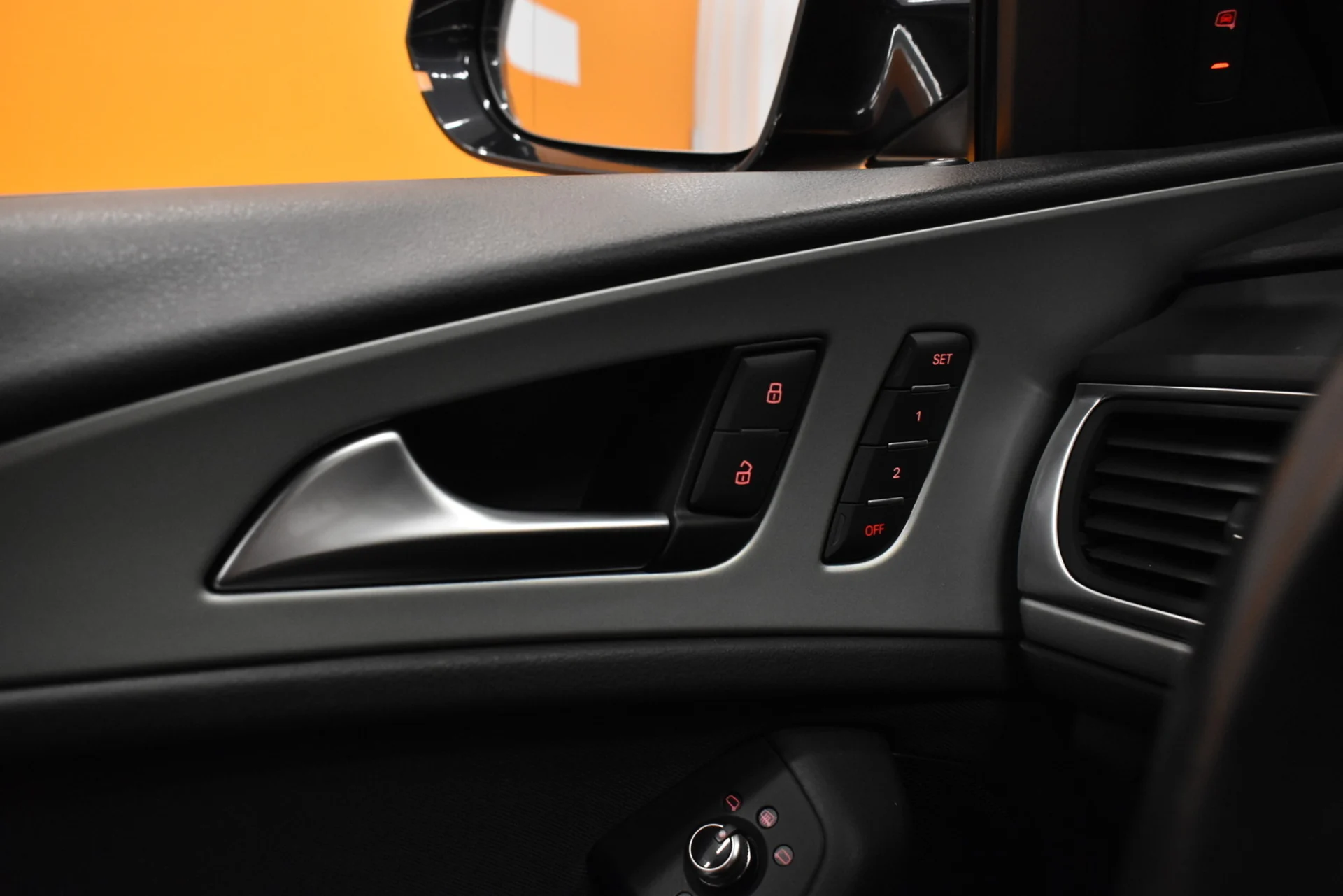 Car Image - qMDwGfU4ximJQ9WXA2FX2