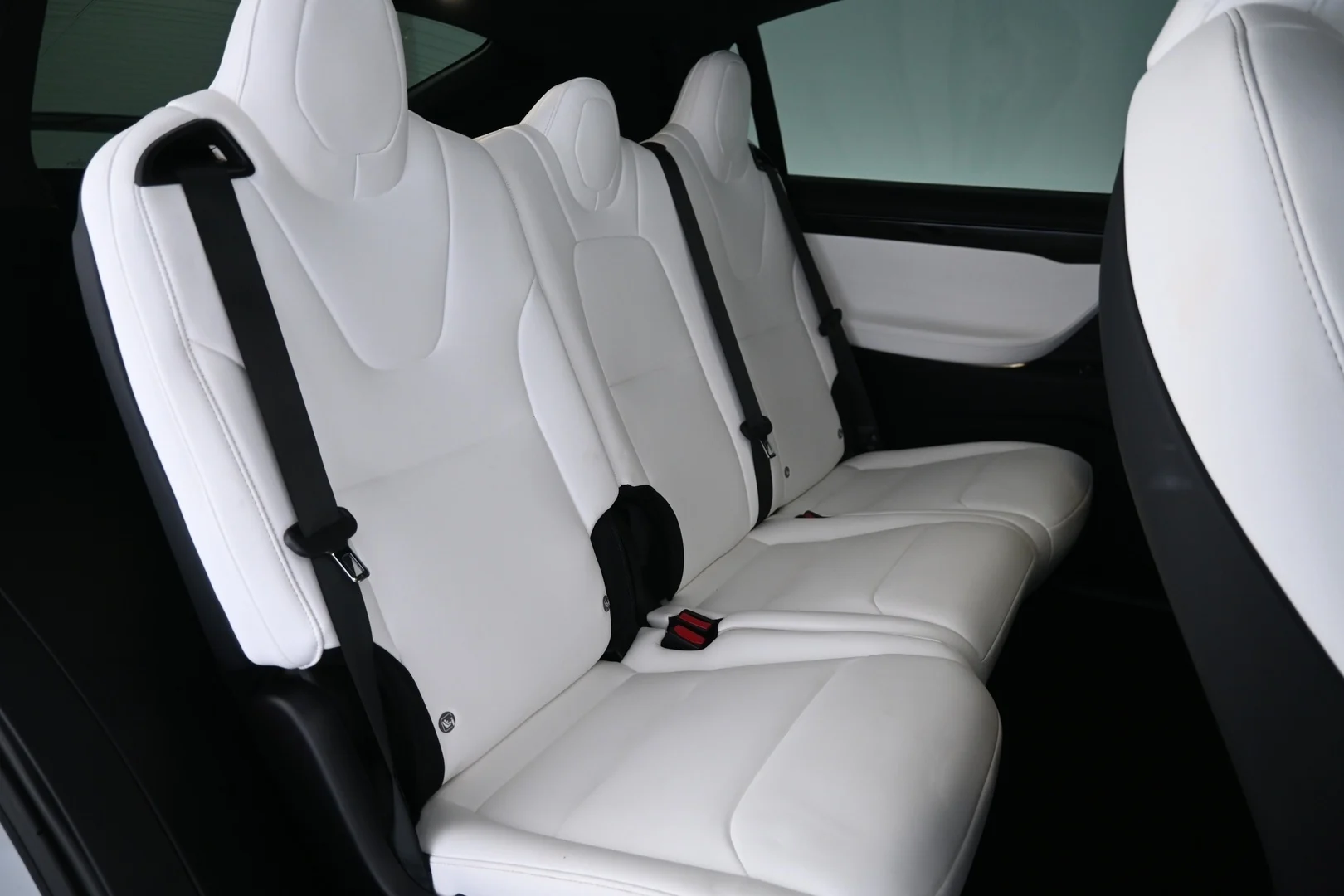 Car Image - 25b3CnE9bMXovNdVpPUK6H