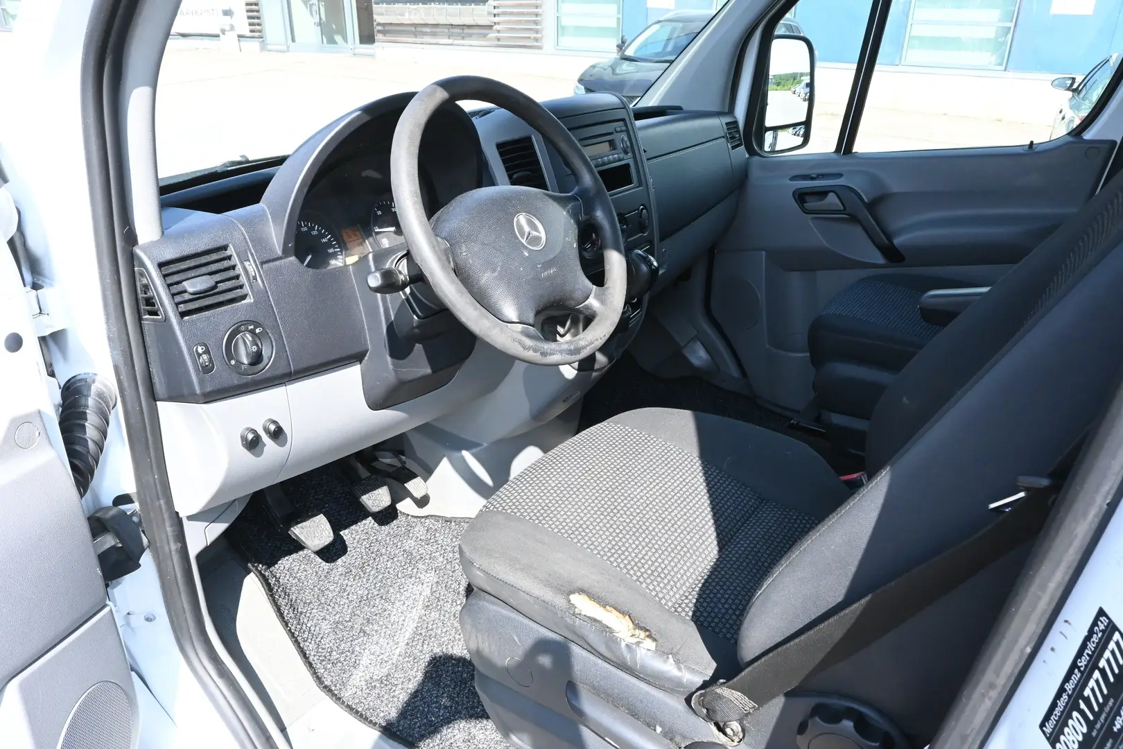 Car Image - 4E1i02jUaH74m7UaDlL5Dc