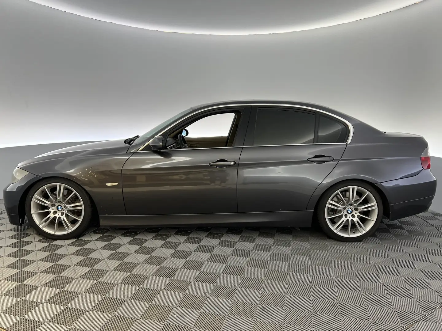 Car Image - 3PHFcUCAKJ716wHjfPtLSs