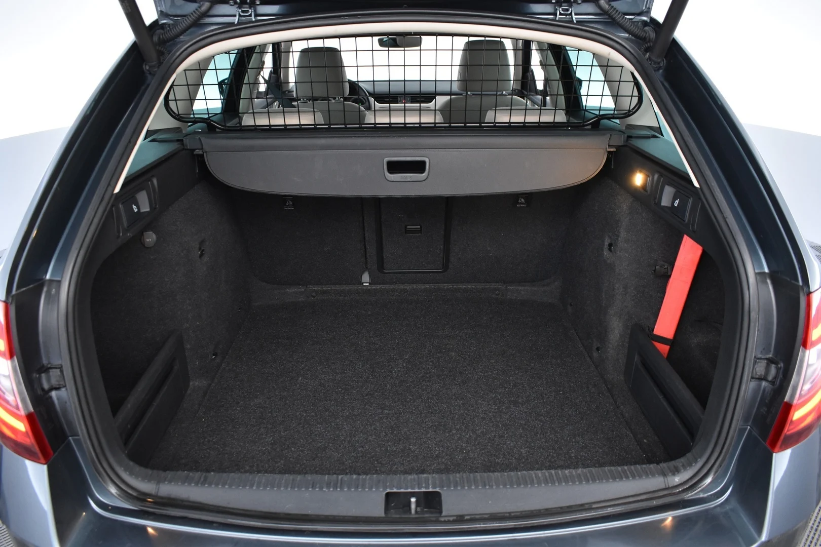 Car Image - 2A6N87Rp9LIGAb9RUVqpZJ