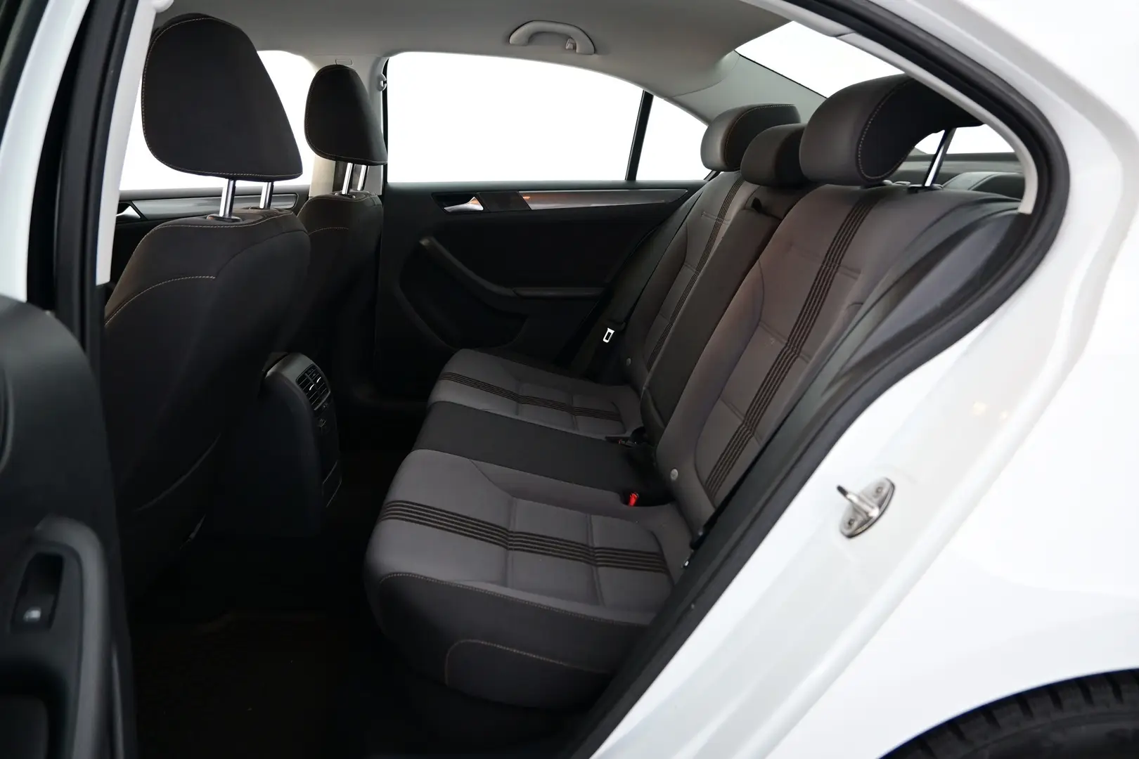 Car Image - 6NVBsqQZGOzp2uiCfmhnqj