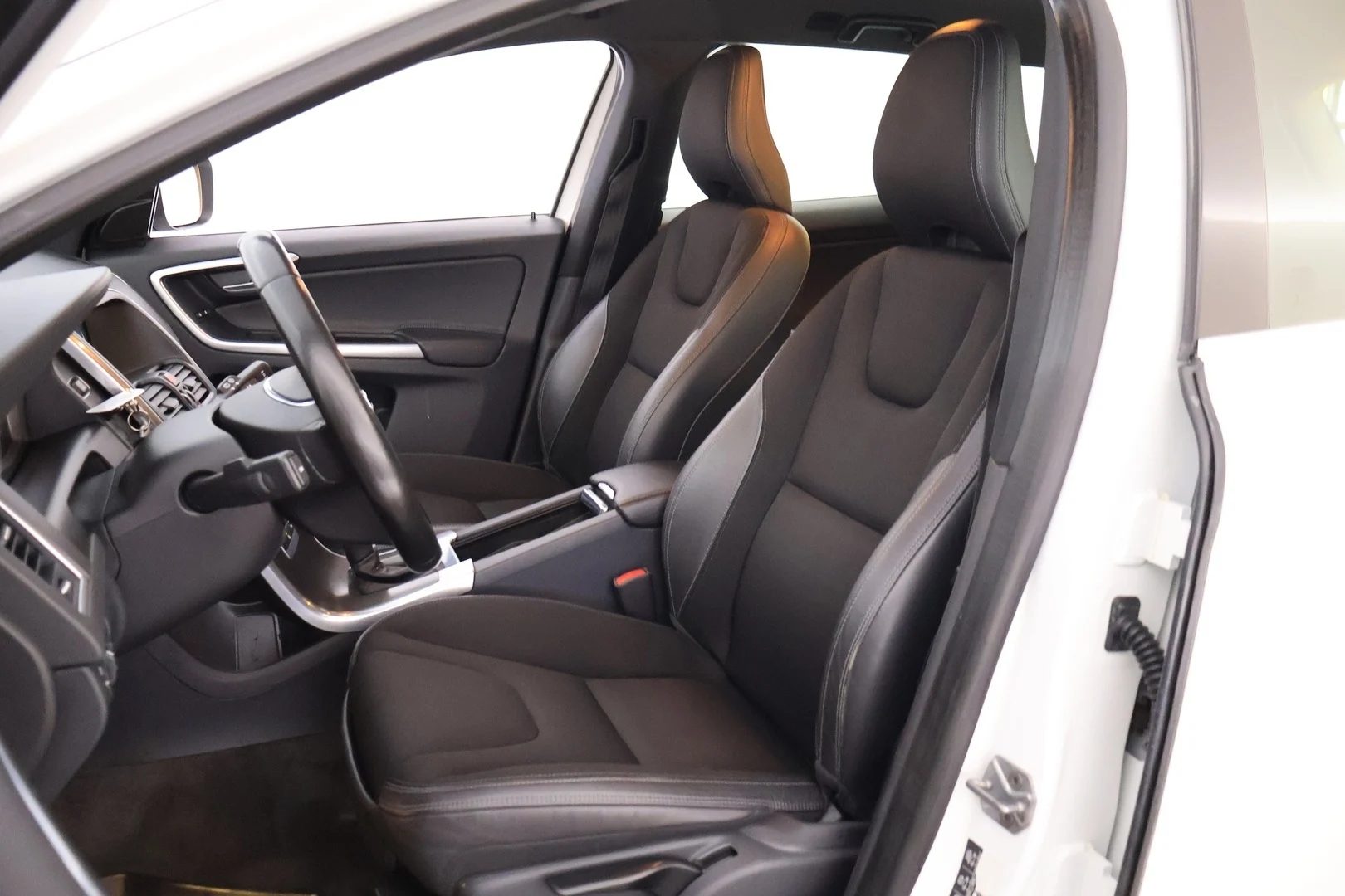 Car Image - 10W89BqtXUUiKPatsjgdCp