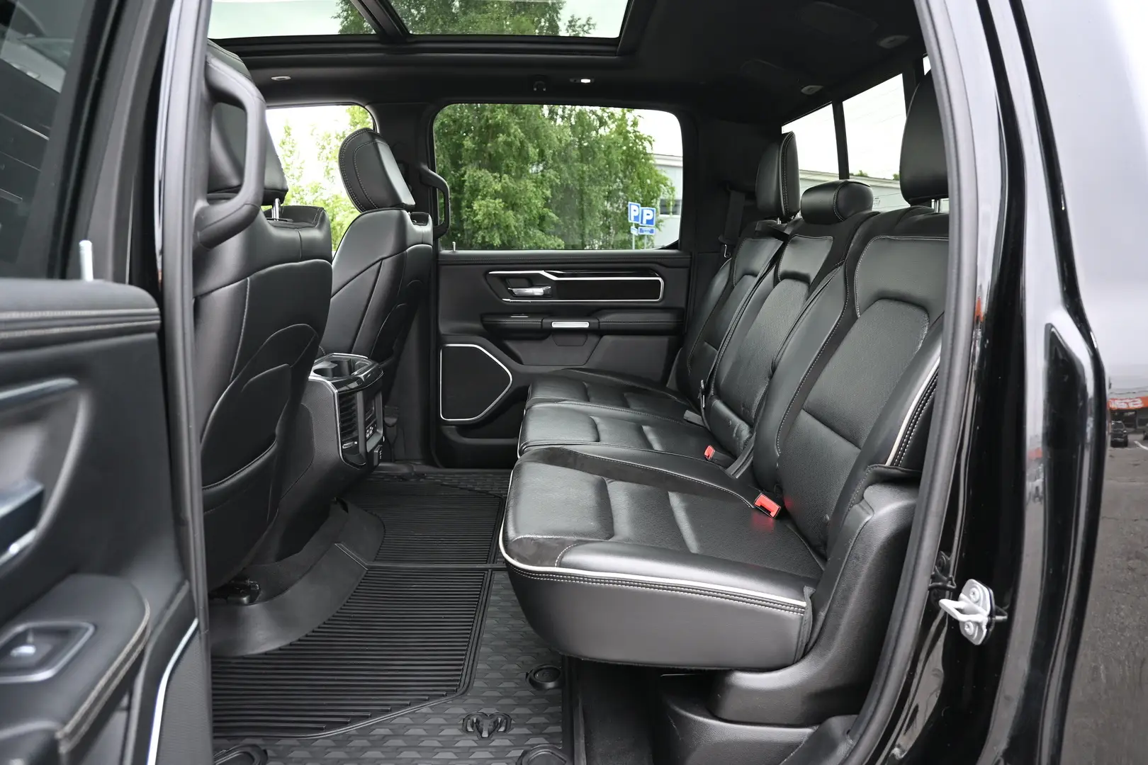 Car Image - 26WSk6kyeyvDoexXqyZiEj