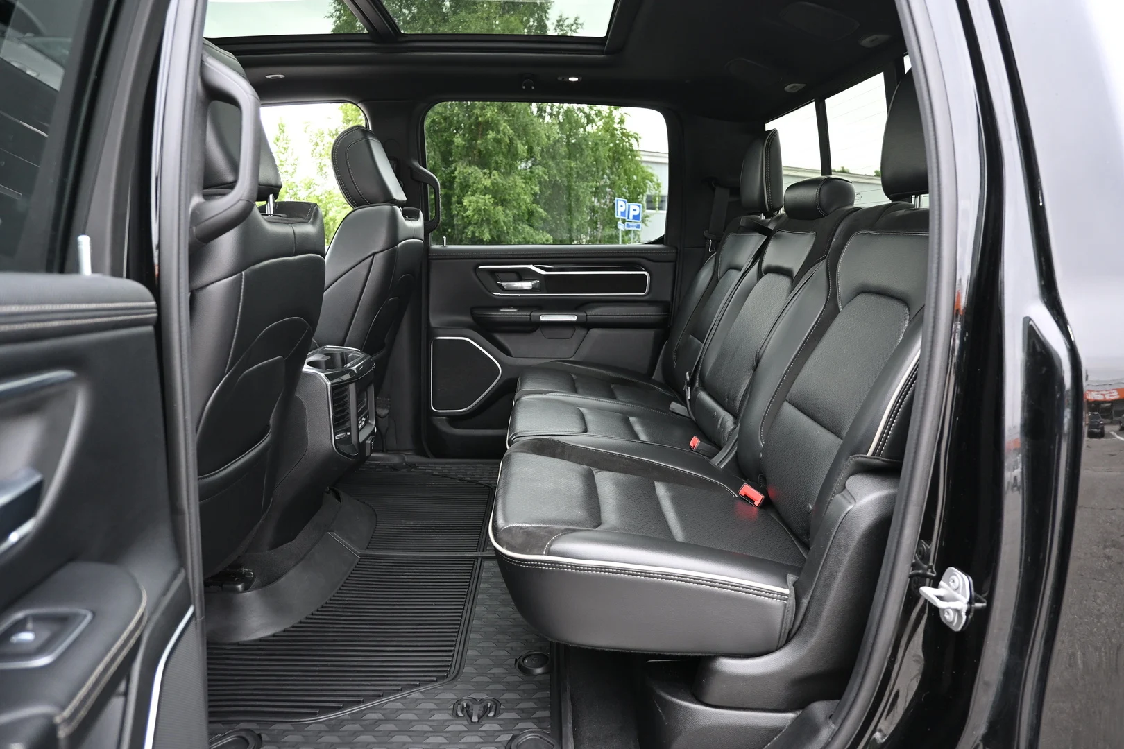 Car Image - 26WSk6kyeyvDoexXqyZiEj