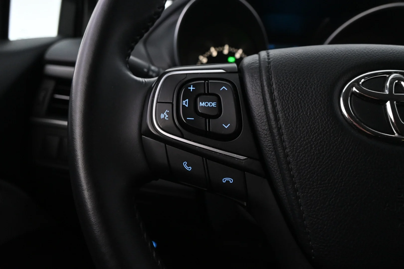 Car Image - 76RXE7U0YpFrol0Q3mAsjZ