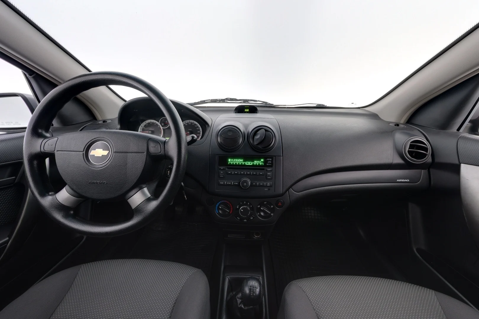 Car Image - ur4hAXAnSfFEvDfdcWXtB