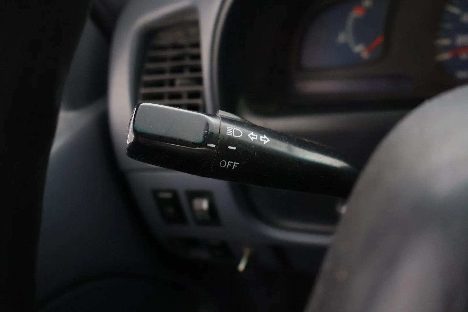 Car Image - 1nd9uA4KWcTamp6lMjsZWd