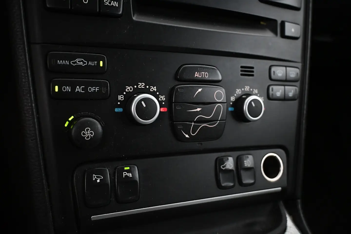 Car Image - 6uf9zfbkfCQLyna7sSGQId
