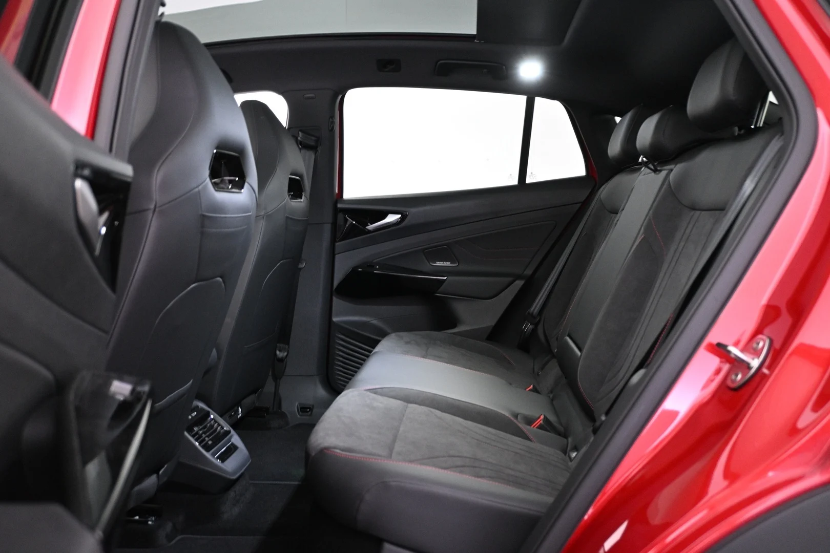 Car Image - 7Dc1ei1MTpCctrpF5VVZEU