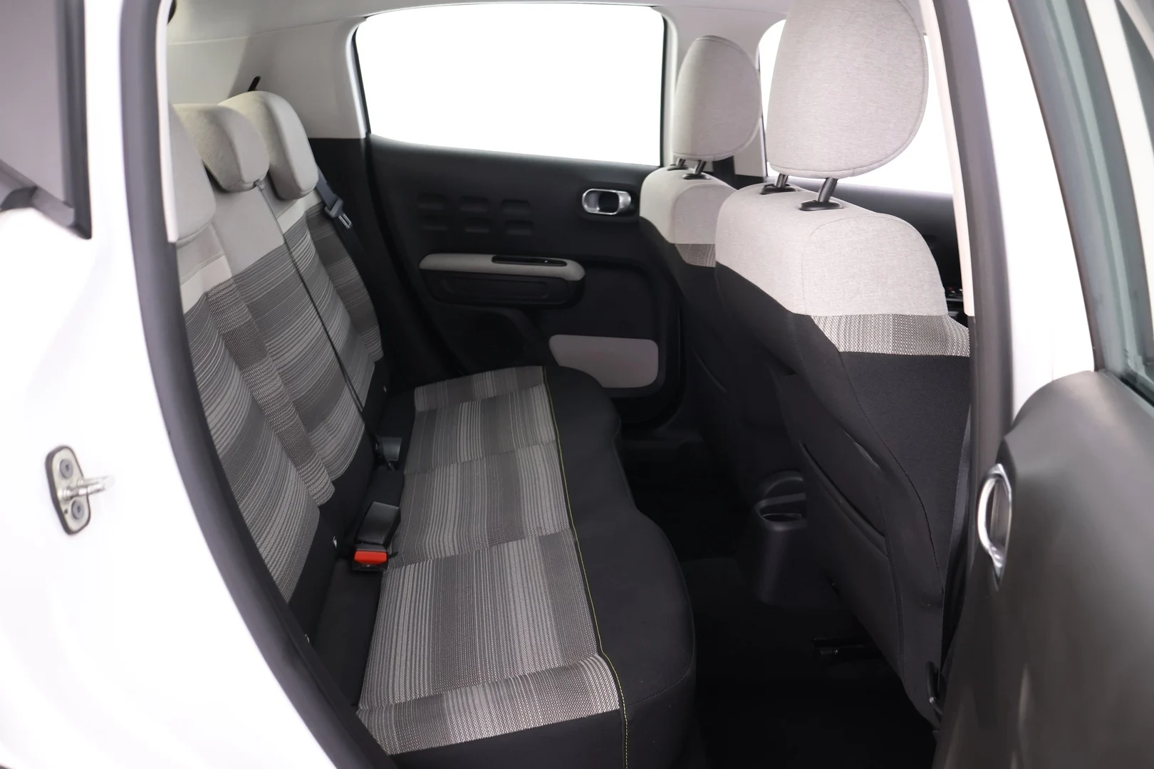 Car Image - 3szWca2g4XhDOVdSAhBeN6