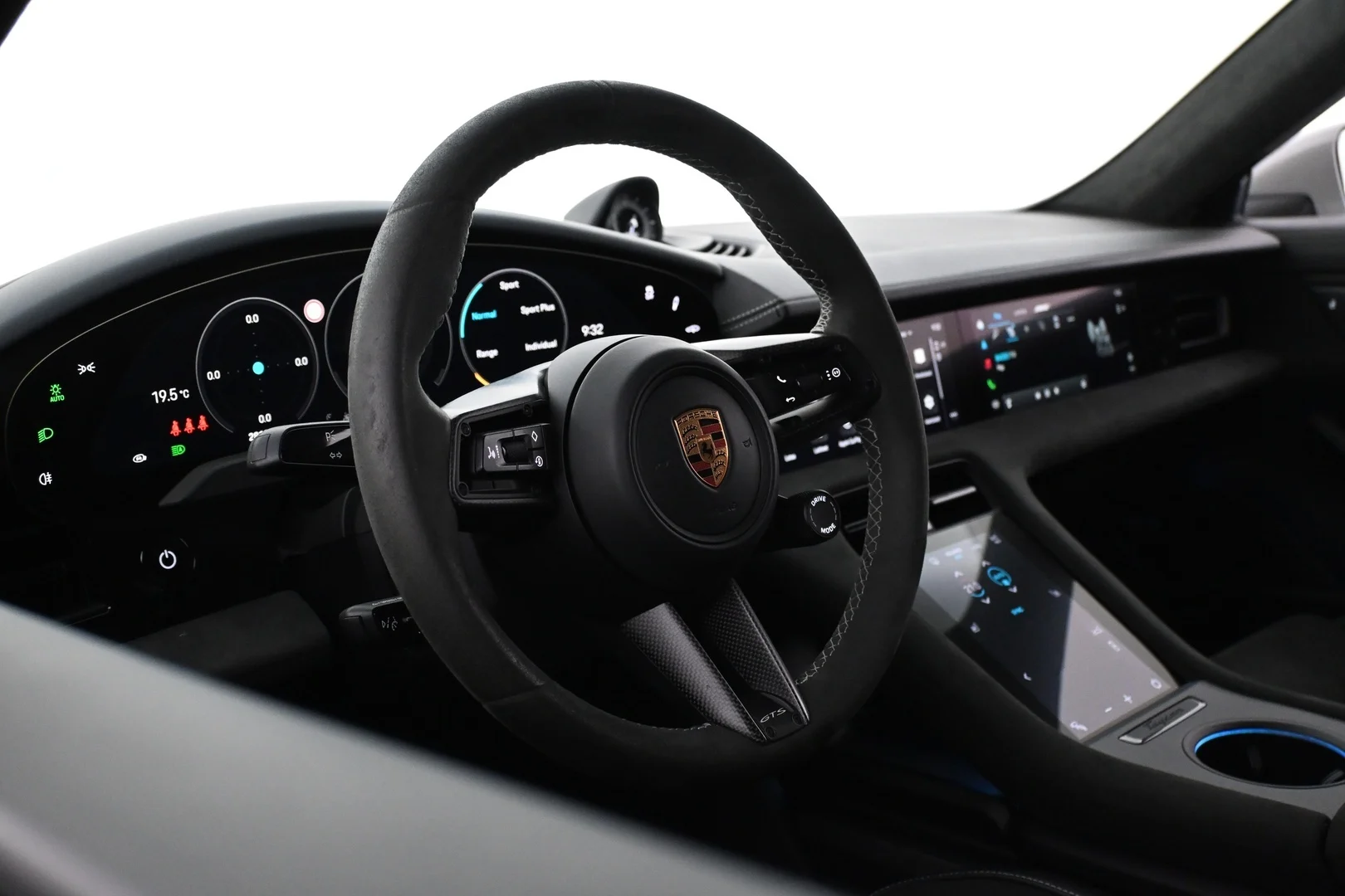 Car Image - 4W69zsXRGKb0MIkKd8bYUN