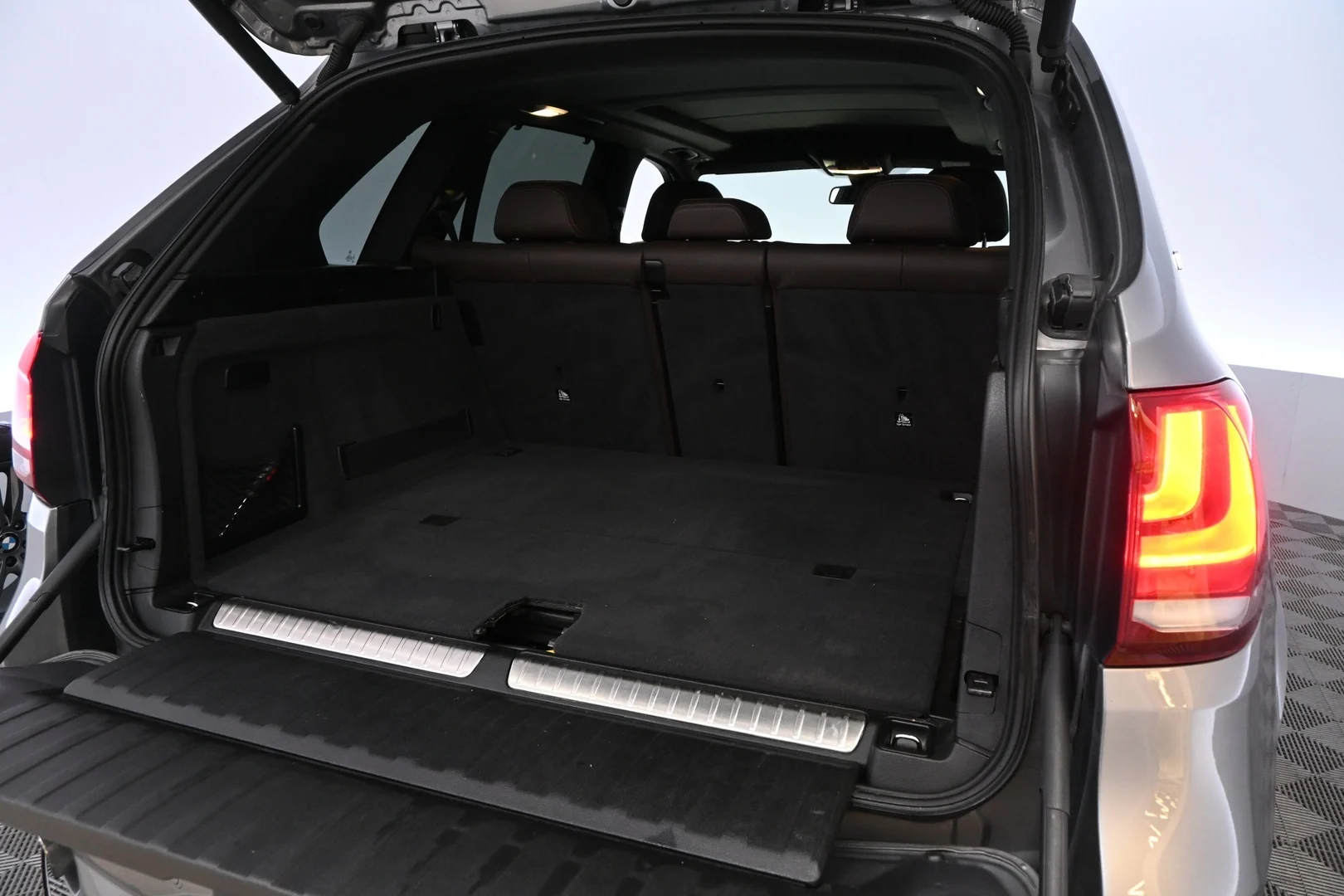 Car Image - 2fUku83E9jcAMM7Qt8y10m