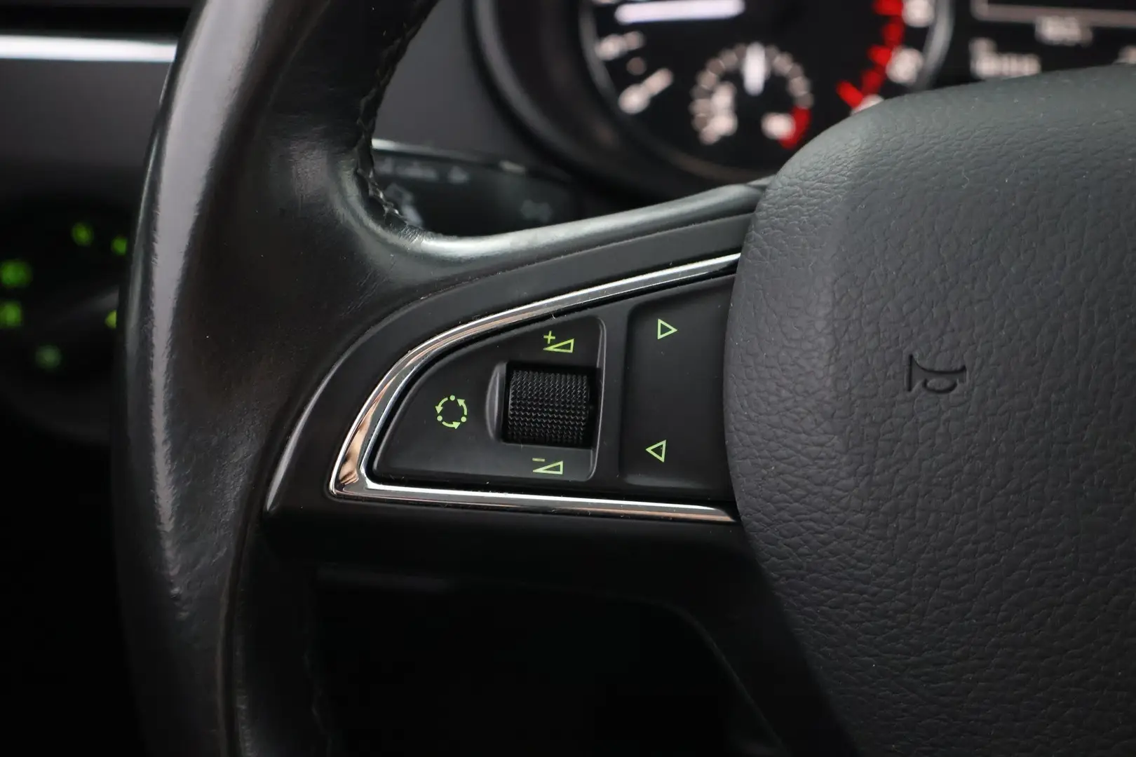 Car Image - 2KReNB5nDt2A1FEq3k46p3