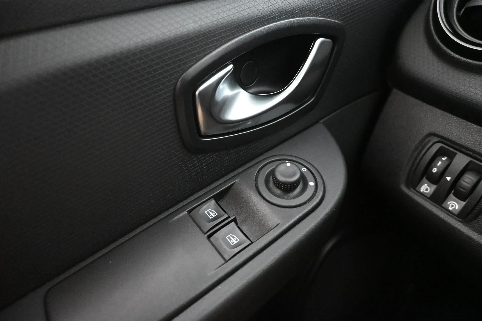 Car Image - 010lIw9sbrj9GE6Dl67cDP