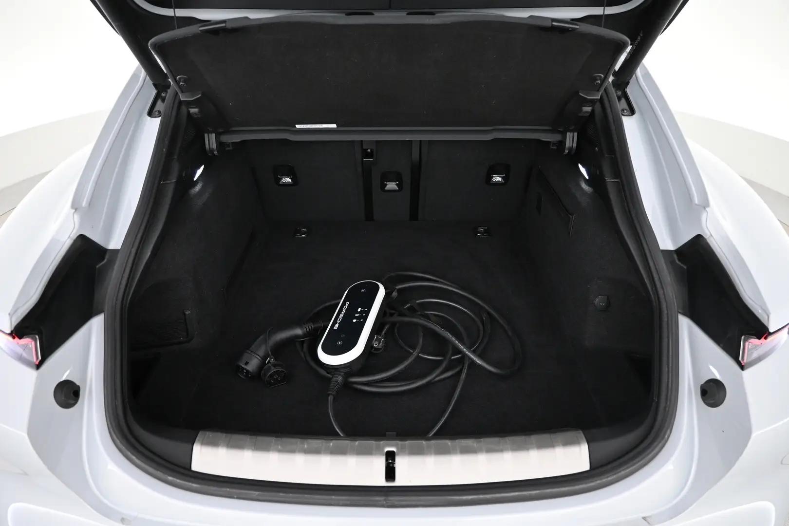 Car Image - 2N9CTbxkyllQxOrB5sdTdQ