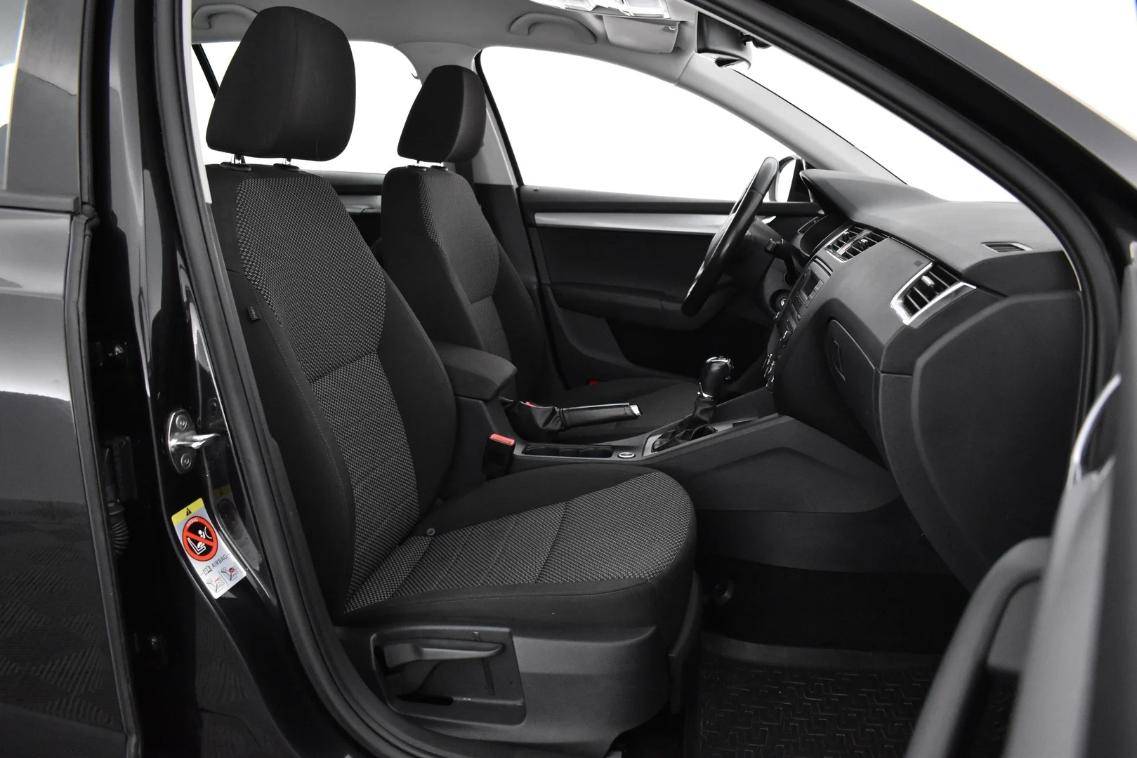Car Image - 7rzTIEce4dpFOj48rZe6GO