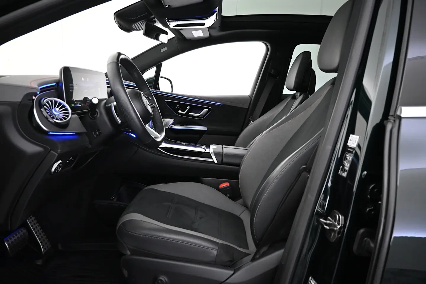 Car Image - 7r9IEPb7YRsH2MPAWavtYF