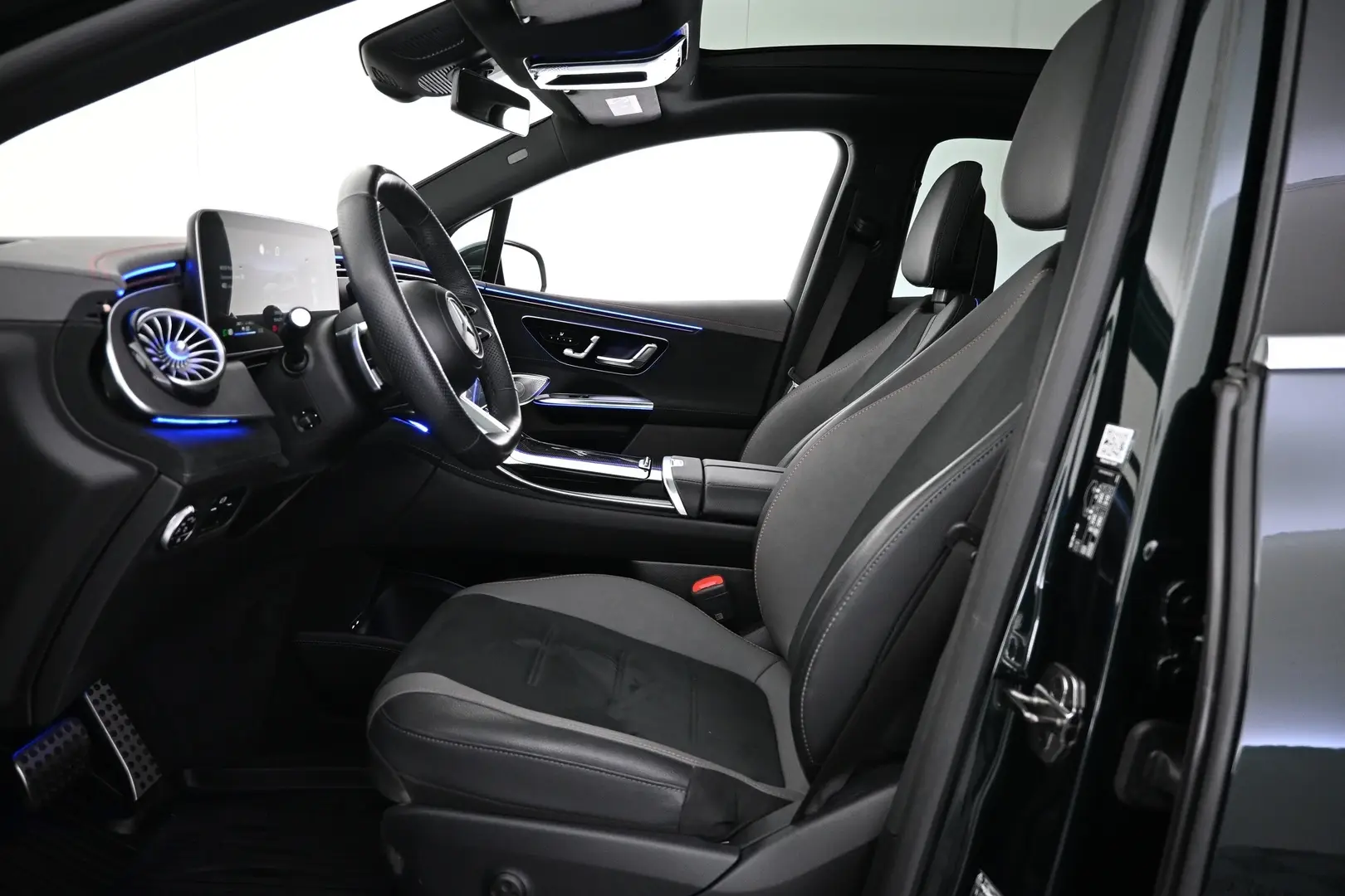 Car Image - 7r9IEPb7YRsH2MPAWavtYF