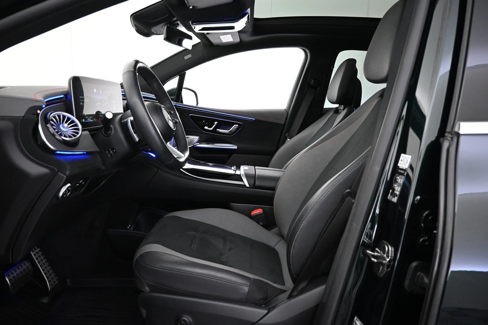 Car Image - 7r9IEPb7YRsH2MPAWavtYF