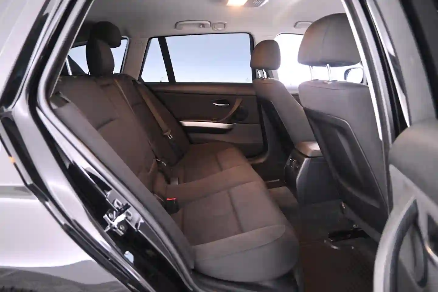 Car Image - 3PxLrYTDVwrmKaGubjnF9d