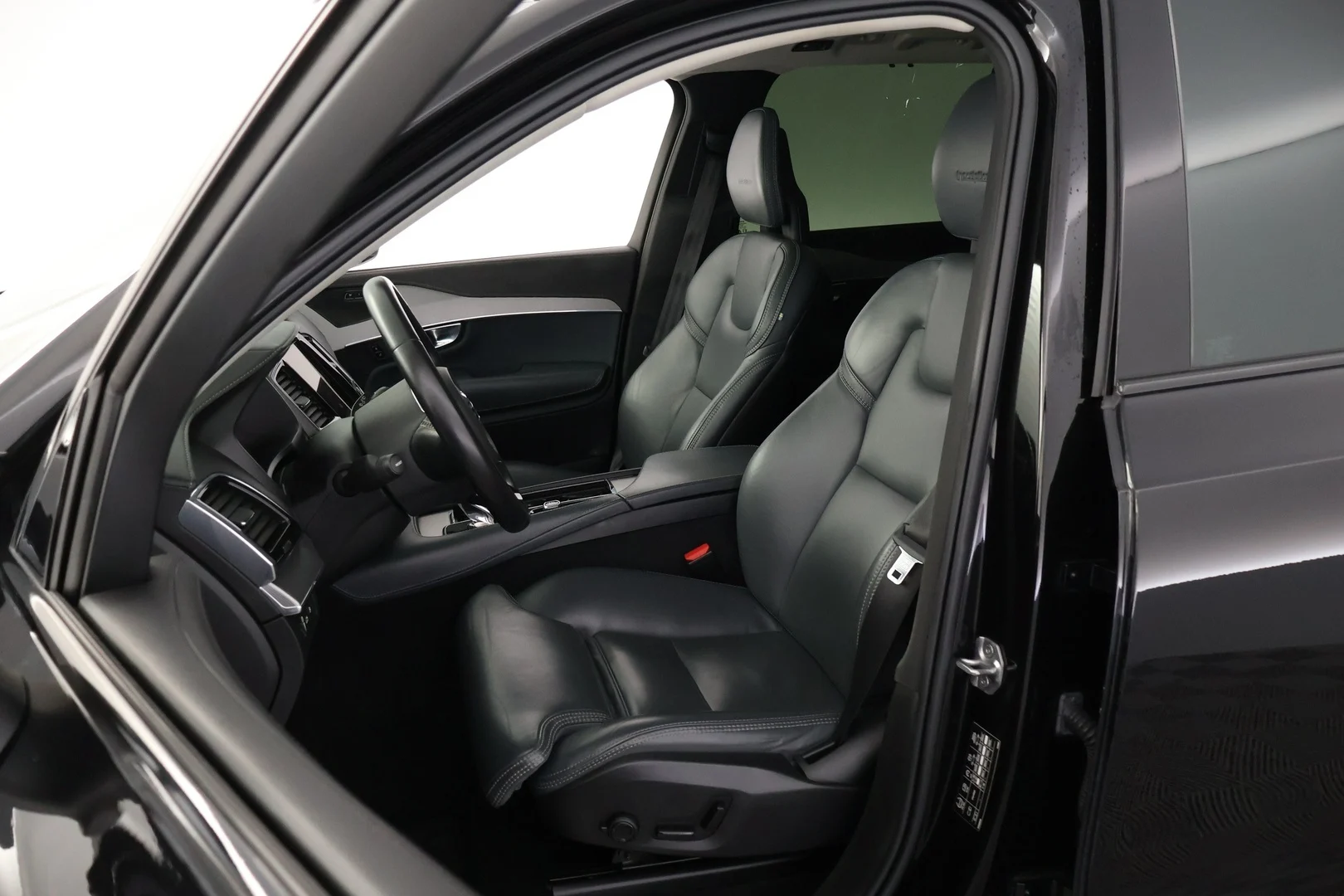 Car Image - 17F104c5OW4TVgTWJv2GGp