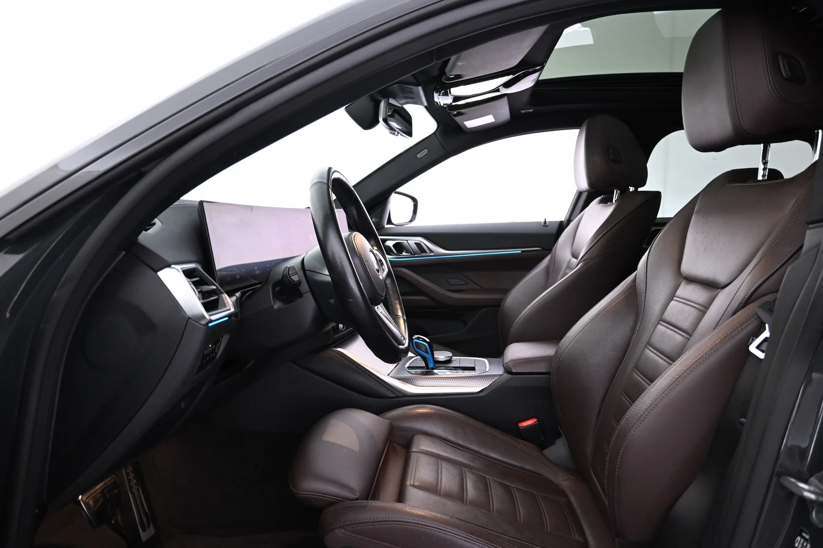 Car Image - 1uvXReesCTrnAU9nTAspw8