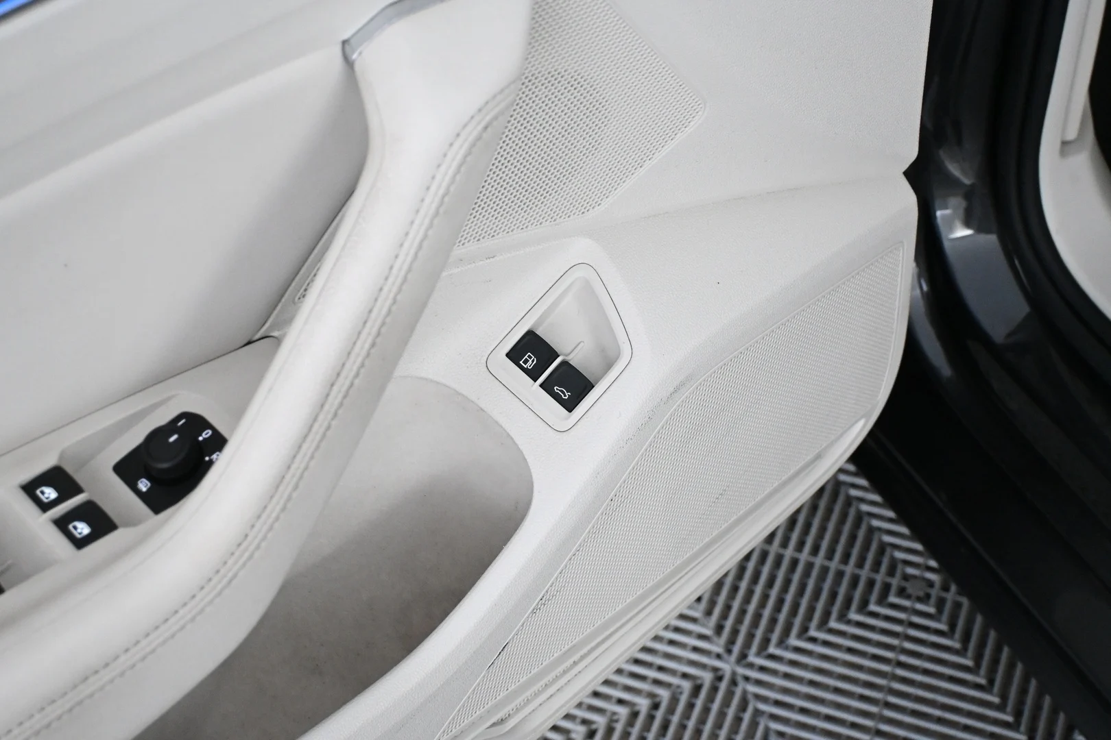 Car Image - 117sjubdHf6ri5myG4Fvy5