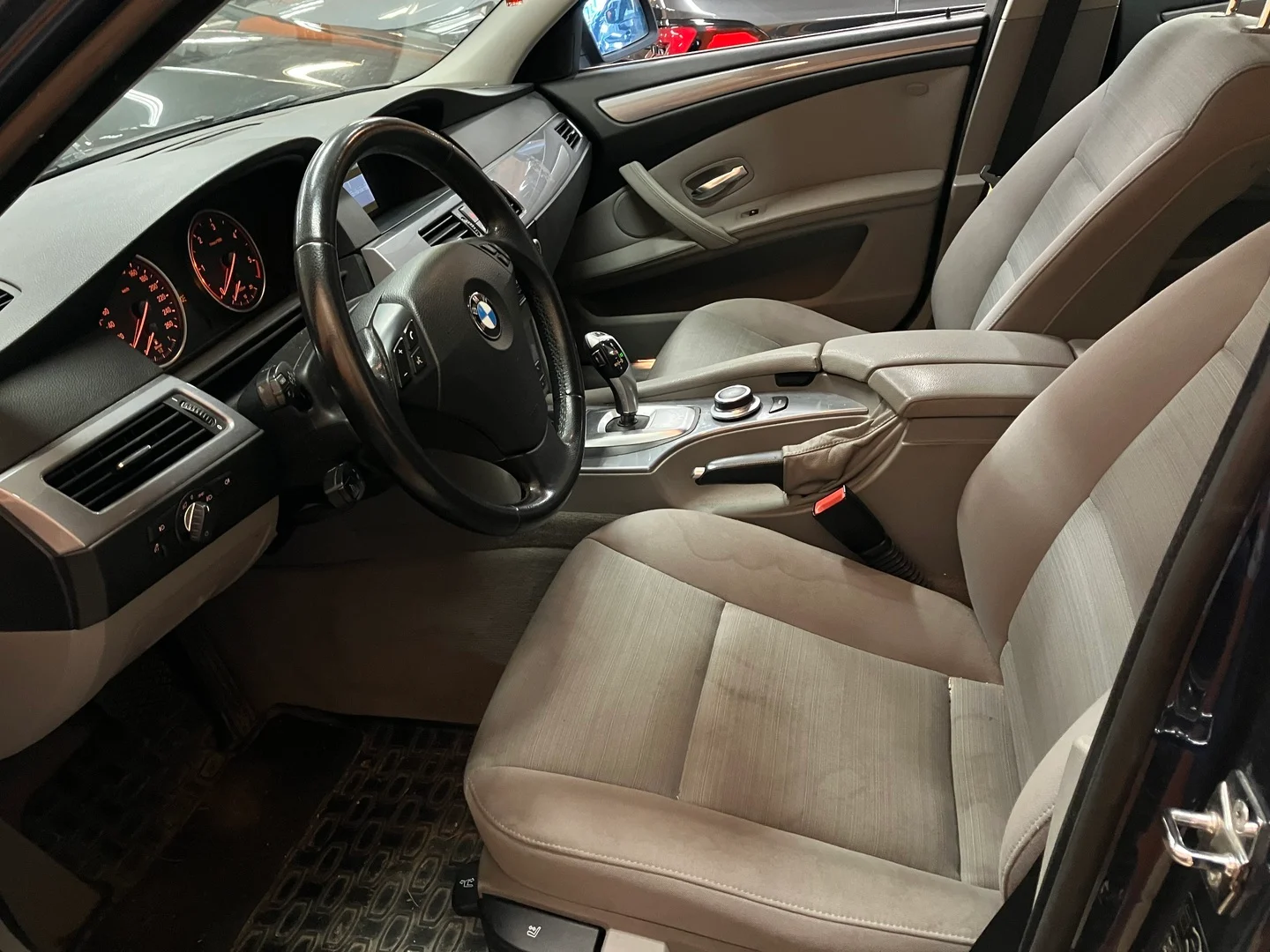 Car Image - 5BnWm0jBHFuVIc1zfFXef6