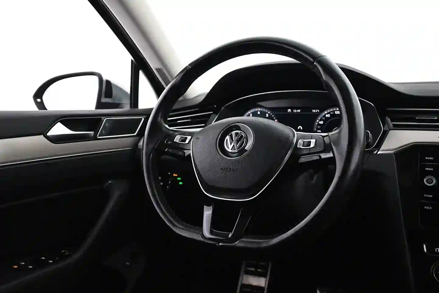 Car Image - 1FBi9mCdycl7sjD6C6FxyT