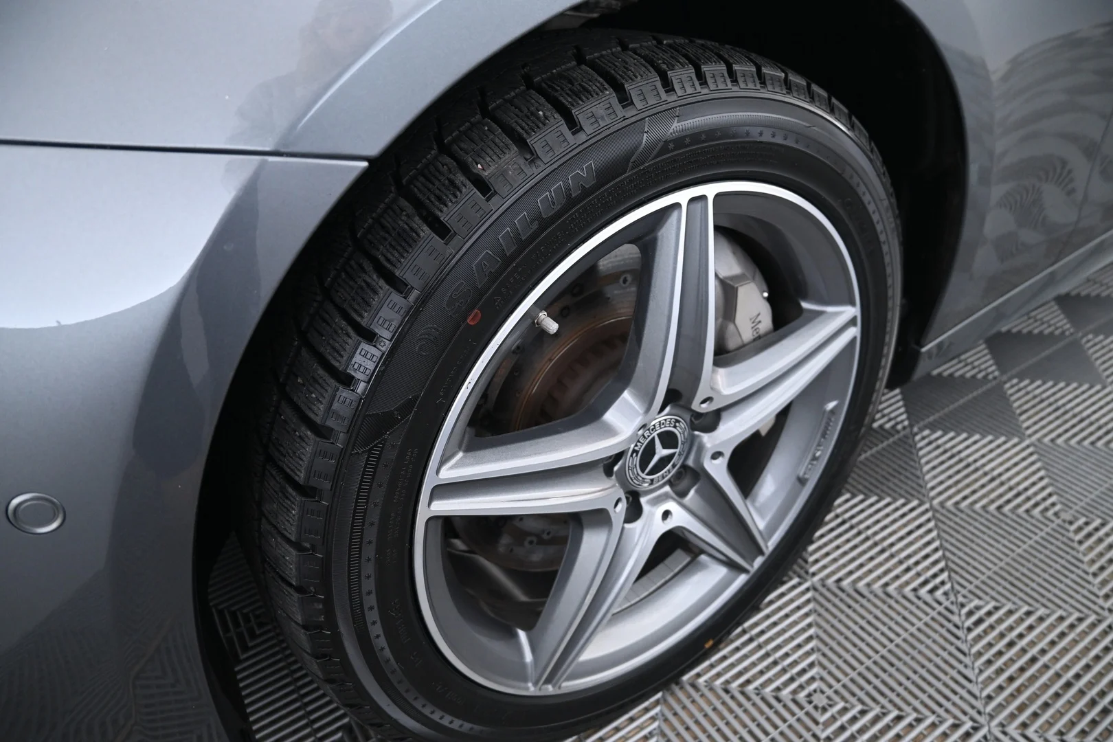 Car Image - 2VzzWZdHbzavbnHHZelRxO