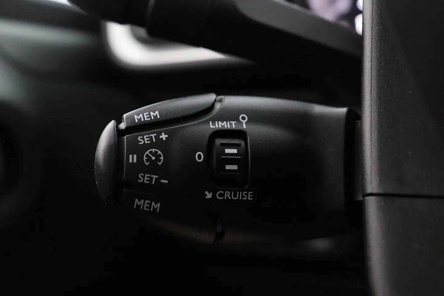 Car Image - 1THzRpAftzVN0XVkCdroby